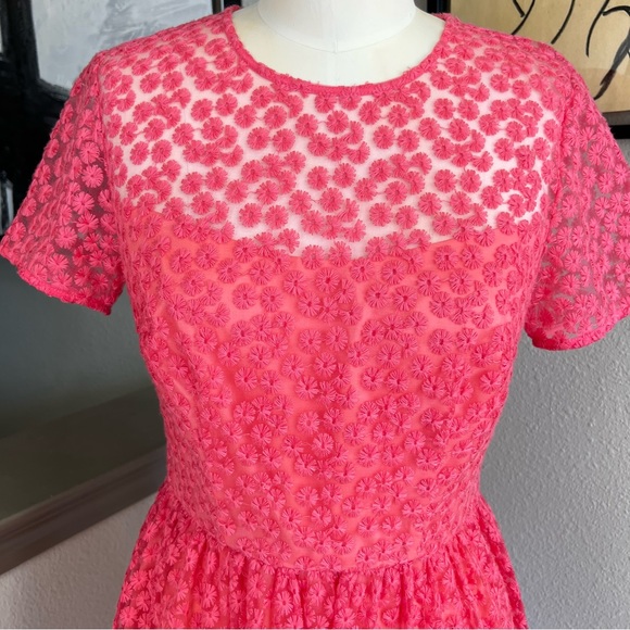 TRINA TURK pink floral daisy embroidered fit and flare Paris dress - Picture 3 of 9